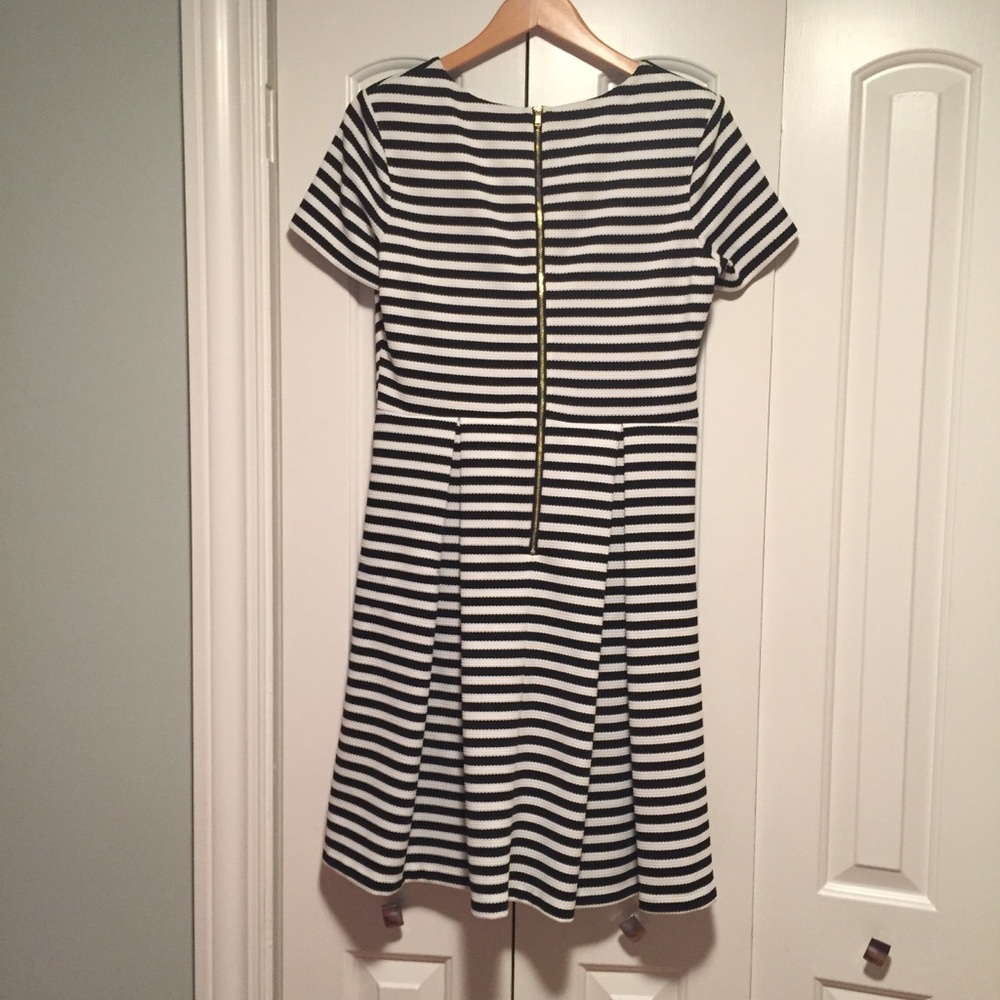 London Times Dress, Size 10, Black/white